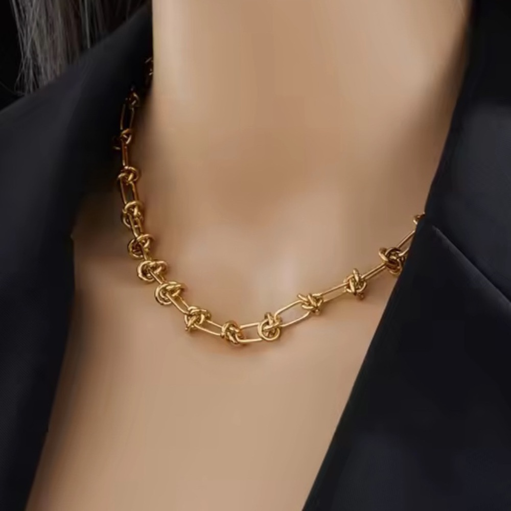 Elegant Gold Chain Necklace